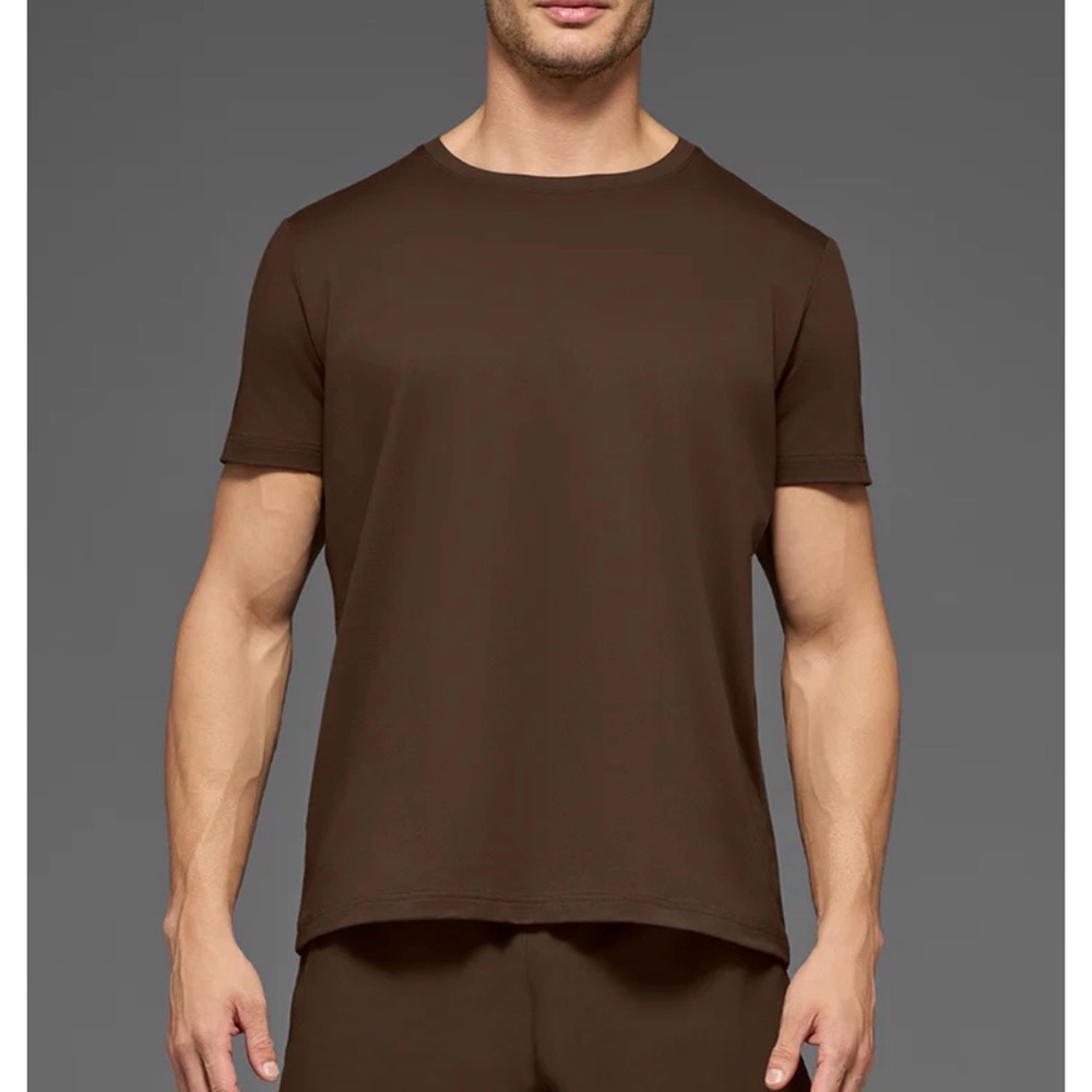 Alo Yoga crewneck brown shirt